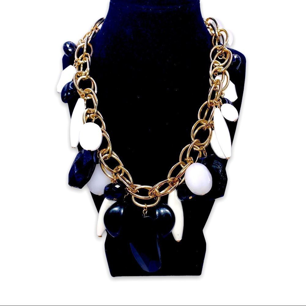 Chic Statement Necklace 18” With 2” Adjustable Ex… - image 1
